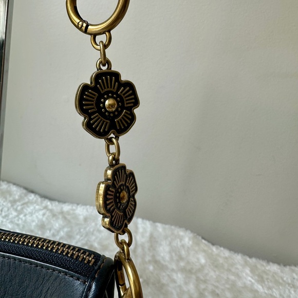 Coach Swinger Bag 20 in black with cherry charm - Picture 8 of 13